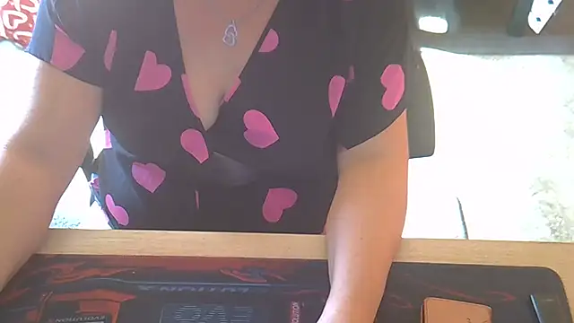 Snapshot of Silvia2277 chatting on 9, 10, 2025 Silvia2277 online show from 9, 10, 2025