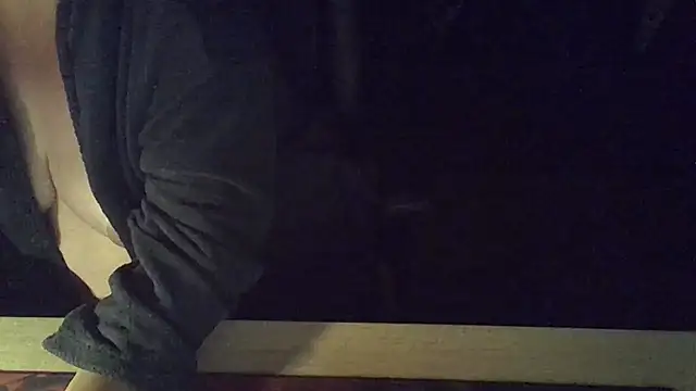 Snapshot of Silvia2277 chatting on 16, 10, 2025 Silvia2277 online show from 16, 10, 2025