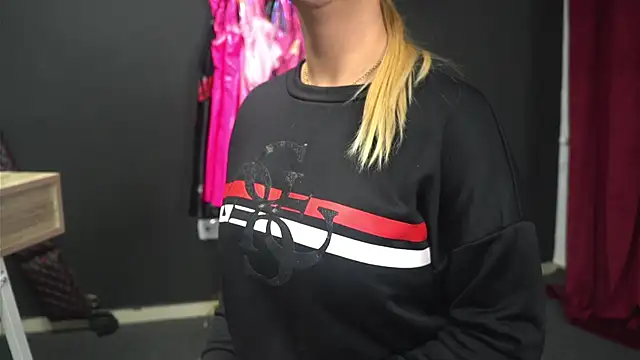 CelineConner online show from 19, 11, 2025