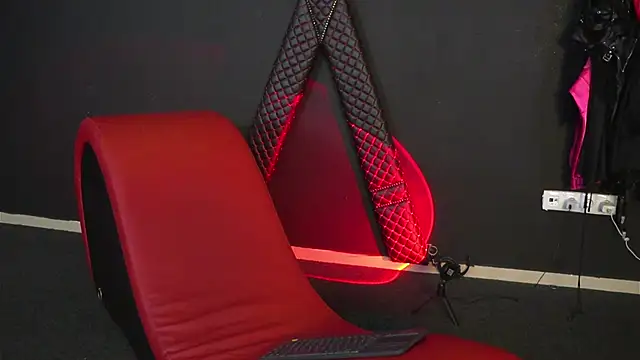 CelineConner online show from 9, 3, 2026