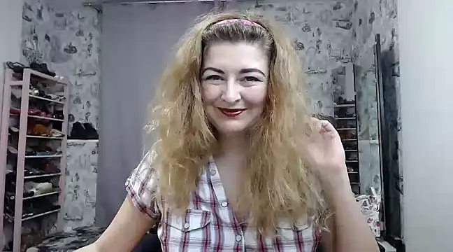 Helen1974 online show from 28, 1, 2025