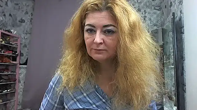 Snapshot of Helen1974 chatting on 19, 12, 2025 Helen1974 online show from 19, 12, 2025