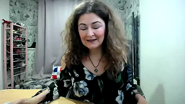 Snapshot of Helen1974 chatting on 7, 5, 2026 Helen1974 online show from 7, 5, 2026