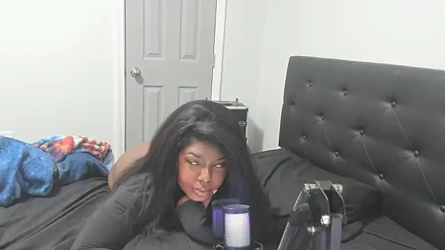 demi xoxo online show from 2, 2, 2026