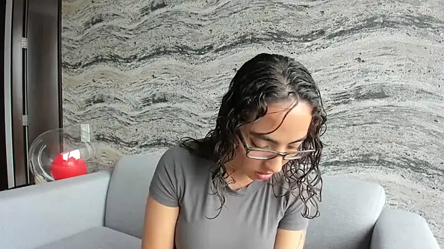 Snapshot of Sophi__a chatting on 9, 10, 2025 Sophi a online show from 9, 10, 2025