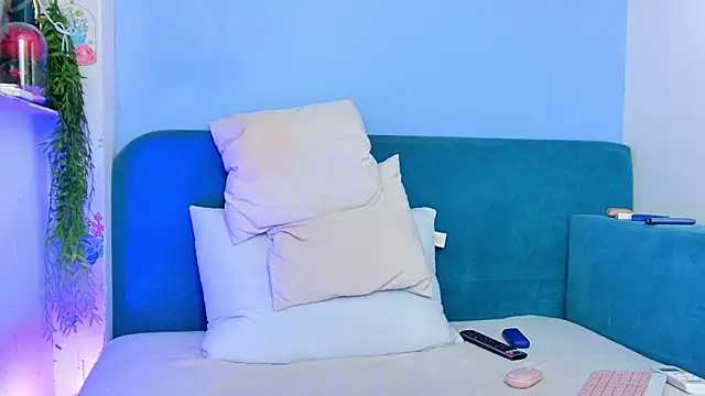 Snapshot of moon_cake chatting on 9, 7, 2026 moon cake online show from 9, 7, 2026