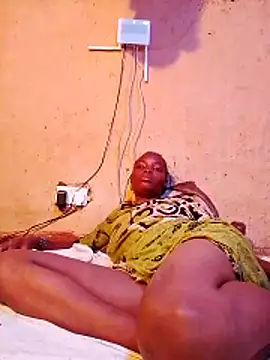 cute naimah online show from 18, 12, 2025