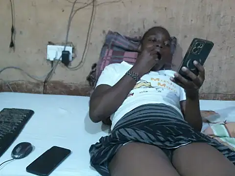 cute naimah online show from 29, 4, 2026