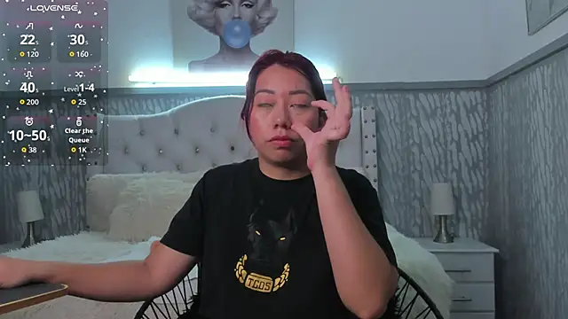 sexylaurita online show from 15, 4, 2026