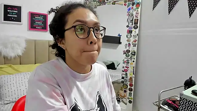 Zoe Gruber online show from 6, 2, 2025
