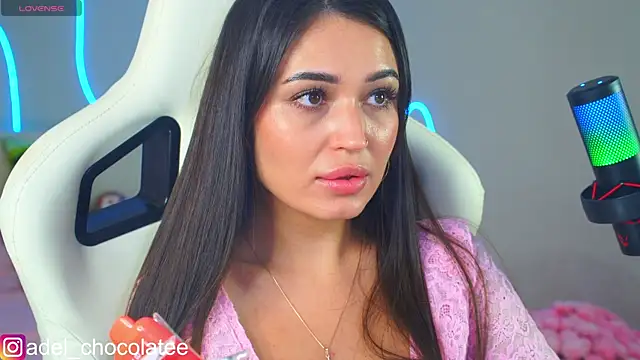 Snapshot of Adel_chocolate_ chatting on 8, 10, 2025 Adel chocolate online show from 8, 10, 2025