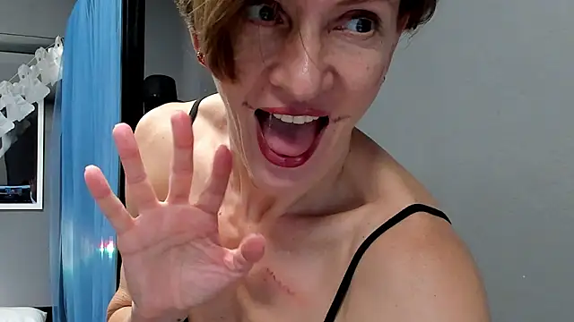 Dorothy Meyer online show from 27, 10, 2025