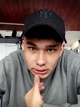 Snapshot of cristof_2000 chatting on 25, 2, 2026 cristof 2000 online show from 25, 2, 2026