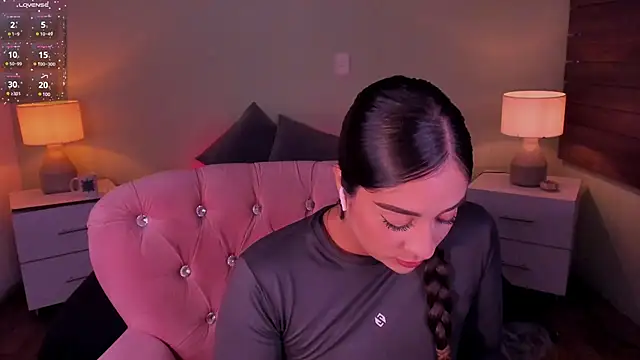 Snapshot of Sussy_Bell01 chatting on 17, 3, 2025 Sussy Bell01 online show from 17, 3, 2025