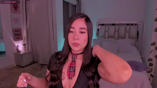 Snapshot of Sussy_Bell01 chatting on 4, 5, 2026 Sussy Bell01 online show from 4, 5, 2026