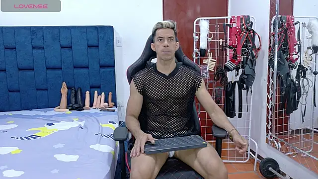 JoseRumbero26 online show from 5, 11, 2025