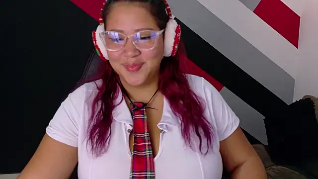 Snapshot of I_am_yours- chatting on 5, 12, 2025 I am yours- online show from 5, 12, 2025