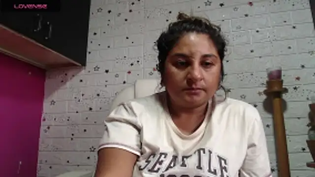Snapshot of dayanara_kamal chatting on 9, 6, 2026 dayanara kamal online show from 9, 6, 2026