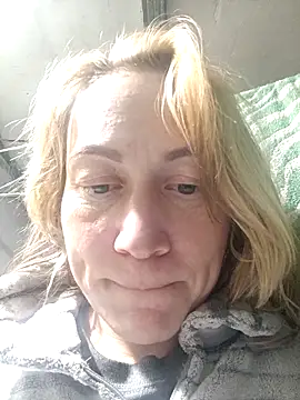 wLESLYMOSw online show from 21, 11, 2025