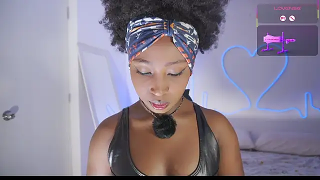 EmmaSanzz  online show from 7, 1, 2026