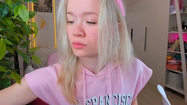 Lily Young online show from 2, 4, 2026