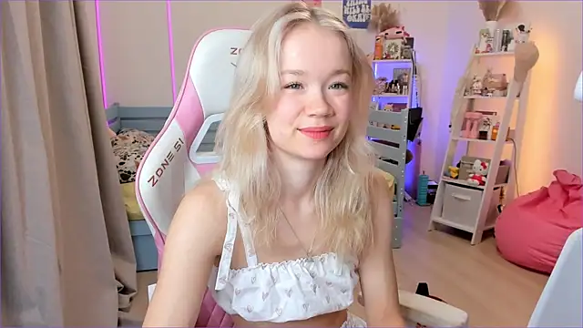 Lily Young online show from 26, 11, 2025