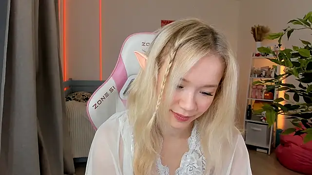 Lily Young online show from 22, 10, 2025