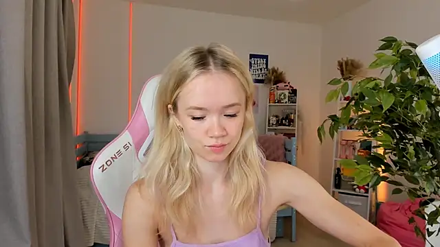 Lily Young online show from 23, 10, 2025