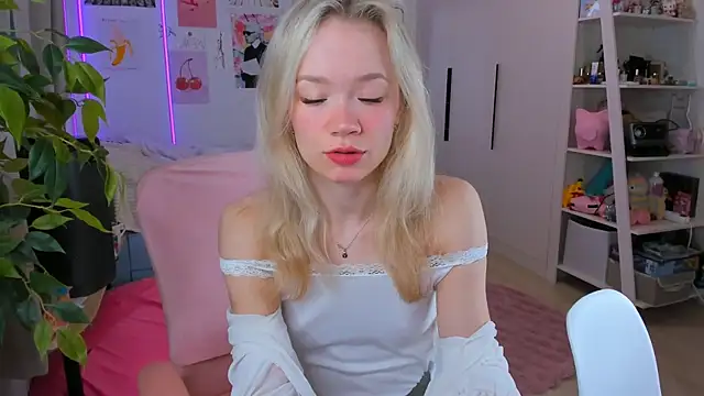 Lily Young online show from 17, 4, 2026