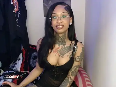 Snapshot of TrinityTeighlor chatting on 1, 12, 2025 TrinityTeighlor online show from 1, 12, 2025