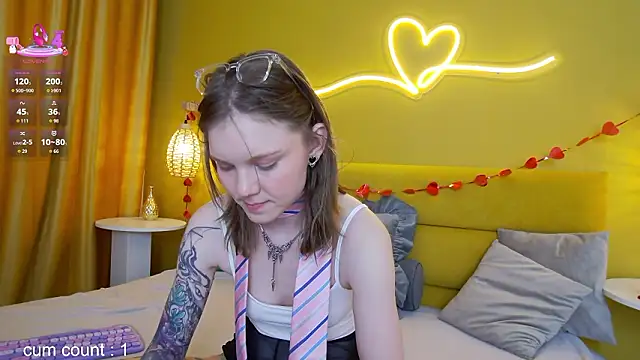 lessysweety online show from 12, 2, 2026