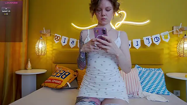 lessysweety online show from 29, 9, 2025