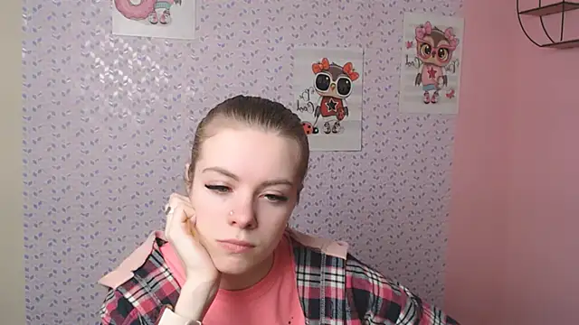 AliceFlirtt  online show from 4, 2, 2025
