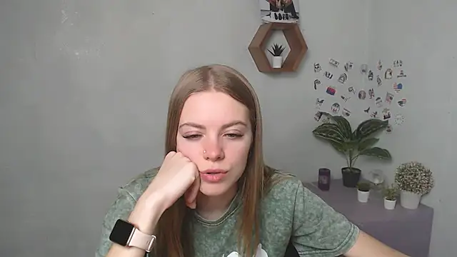 AliceFlirtt  online show from 29, 9, 2025