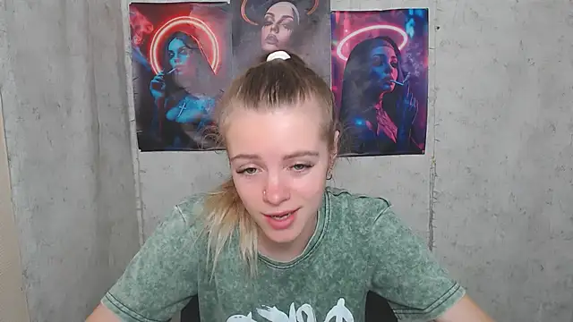 AliceFlirtt  online show from 12, 9, 2025