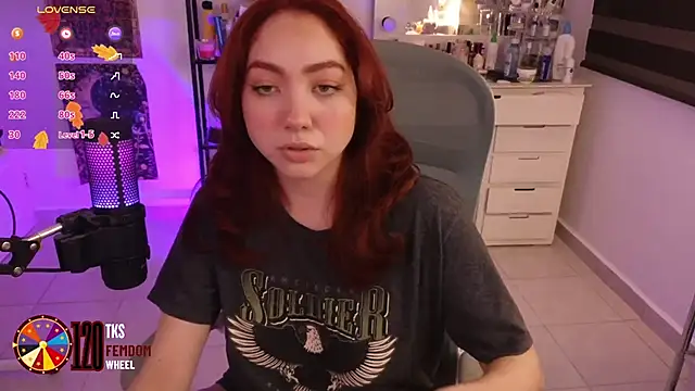 LilyVelvett online show from 6, 11, 2025