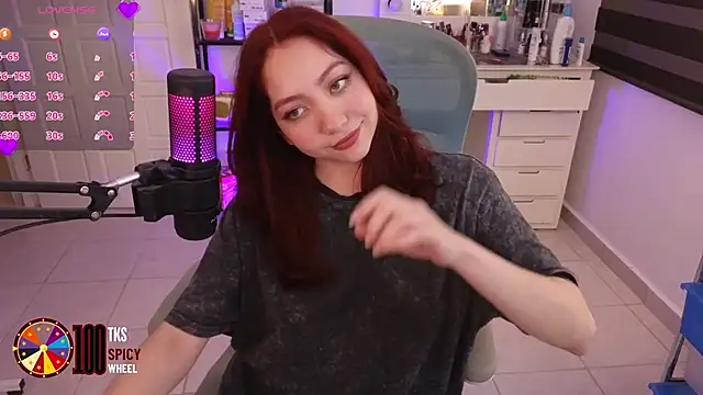 LilyVelvett online show from 6, 2, 2026