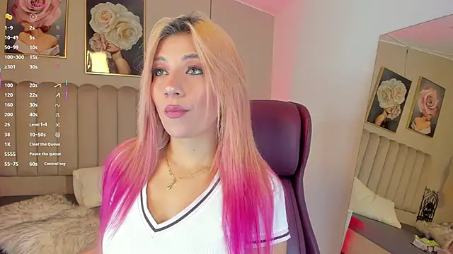 Snapshot of Emma_Thompsson chatting on 31, 10, 2025 Emma Thompsson online show from 31, 10, 2025