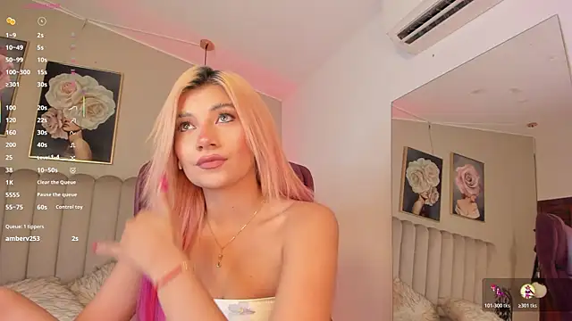 Snapshot of Emma_Thompsson chatting on 28, 10, 2025 Emma Thompsson online show from 28, 10, 2025