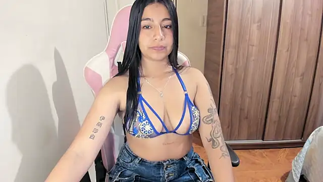 Snapshot of julieth_hot69 chatting on 5, 5, 2026 julieth hot69 online show from 5, 5, 2026