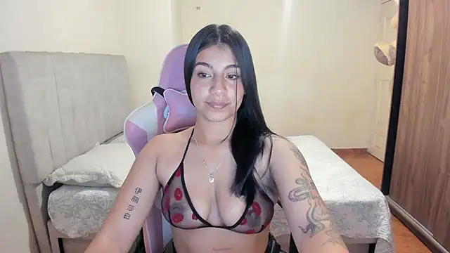 Snapshot of julieth_hot69 chatting on 20, 5, 2026 julieth hot69 online show from 20, 5, 2026