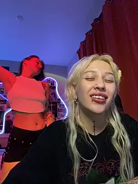 Dooubletroublee online show from 24, 11, 2025