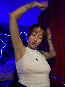 Dooubletroublee online show from 7, 11, 2025