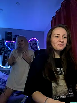 Dooubletroublee online show from 27, 9, 2025