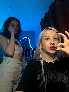 Dooubletroublee online show from 17, 9, 2025