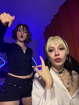 Dooubletroublee online show from 14, 2, 2026