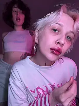 Dooubletroublee online show from 12, 5, 2026