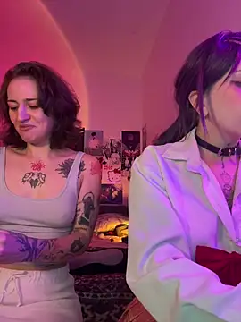 Dooubletroublee online show from 21, 6, 2026