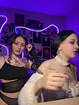 Dooubletroublee online show from 10, 2, 2026