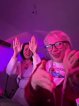 Dooubletroublee online show from 7, 5, 2026